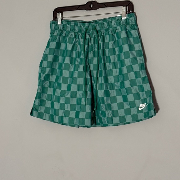 NWT Nike Men's Green Club Flow Checkered Shorts Size M - Picture 2 of 10